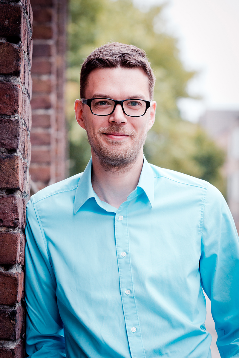 Marcel_hochkant